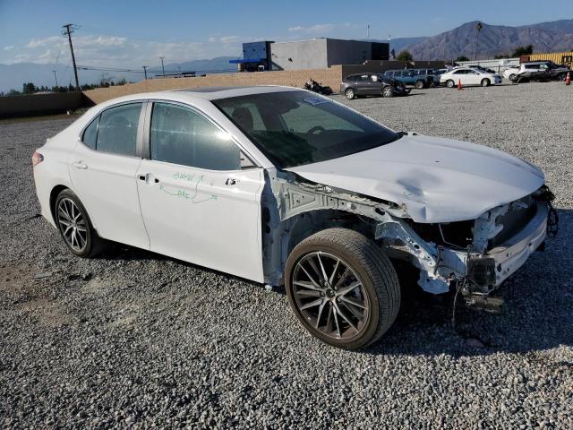 4T1T11AK7PU165669 - 2023 TOYOTA CAMRY SE NIGHT SHADE WHITE photo 4