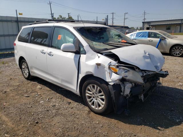 5TDYK3DC6ES526303 - 2014 TOYOTA SIENNA XLE WHITE photo 4