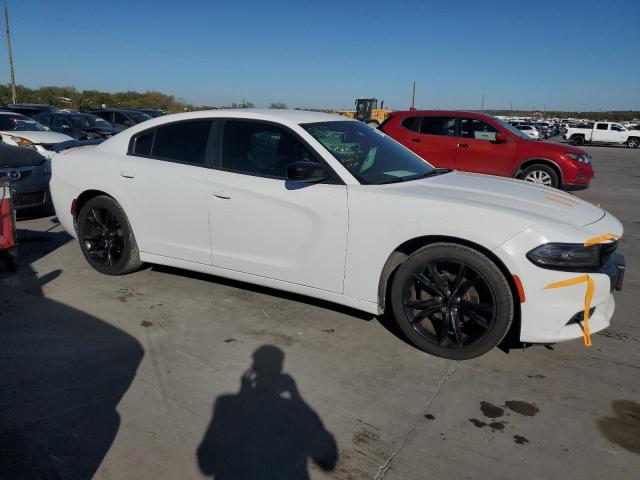 2C3CDXBG5GH218921 - 2016 DODGE CHARGER SE WHITE photo 4