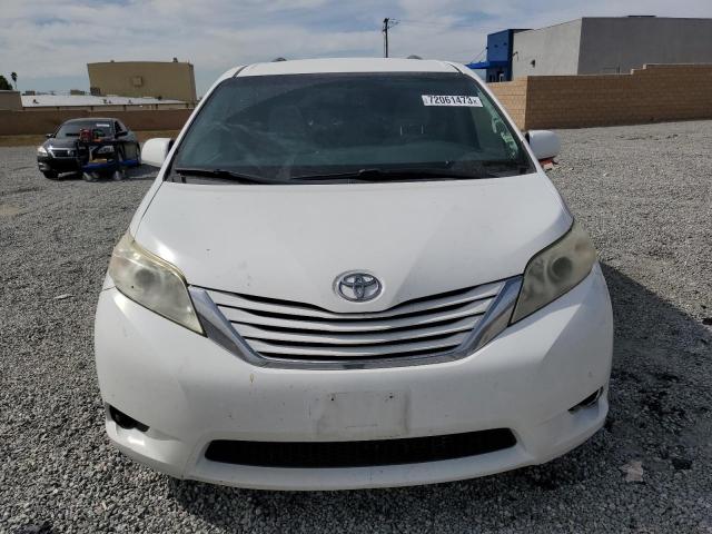 5TDKK3DC3GS742537 - 2016 TOYOTA SIENNA LE WHITE photo 5