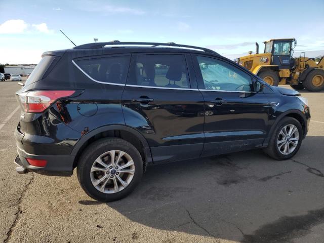 1FMCU9GDXHUD63467 - 2017 FORD ESCAPE SE BLACK photo 3