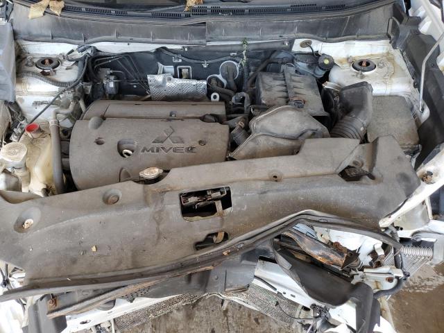 4A4AR3AU3FE002648 - 2015 MITSUBISHI OUTLANDER ES 白色 照片 12