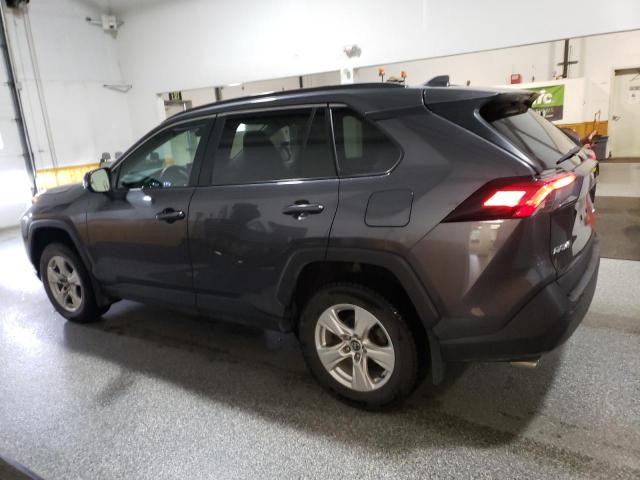 2T3P1RFV0MW167415 - 2021 TOYOTA RAV4 XLE 灰色 照片 2