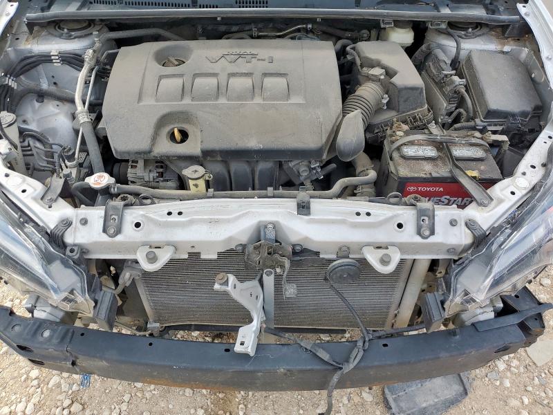 5YFBURHE6JP814677 - 2018 TOYOTA COROLLA L SILVER photo 11