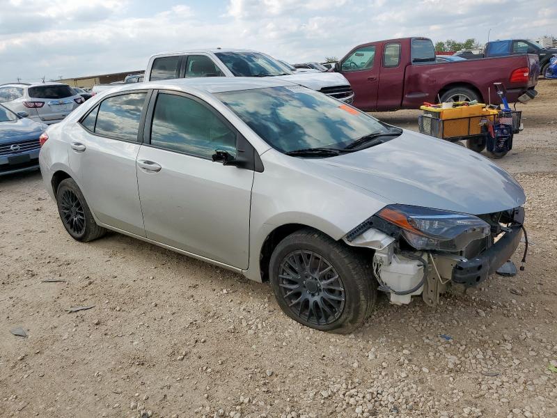 5YFBURHE6JP814677 - 2018 TOYOTA COROLLA L SILVER photo 4