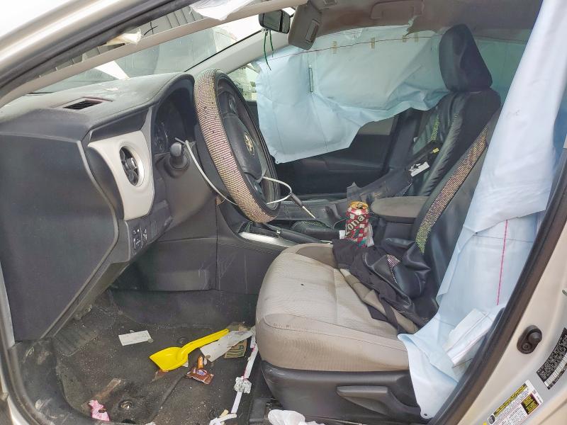 5YFBURHE6JP814677 - 2018 TOYOTA COROLLA L SILVER photo 7