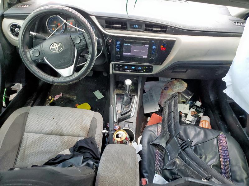 5YFBURHE6JP814677 - 2018 TOYOTA COROLLA L SILVER photo 8