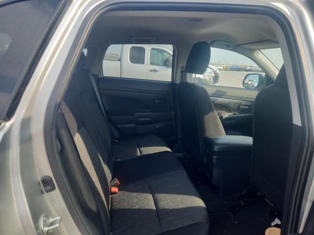 JA4ARUAU3NU008669 - 2022 MITSUBISHI OUTLANDER ES SILVER photo 11