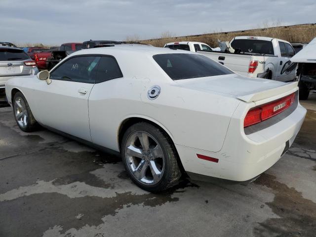 2C3CDYAG2DH570289 - 2013 DODGE CHALLENGER SXT WHITE photo 2