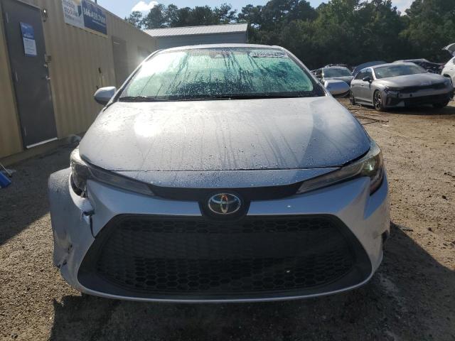 5YFEPMAE4MP210731 - 2021 TOYOTA COROLLA LE ვერცხლისფერი ფოტო 5