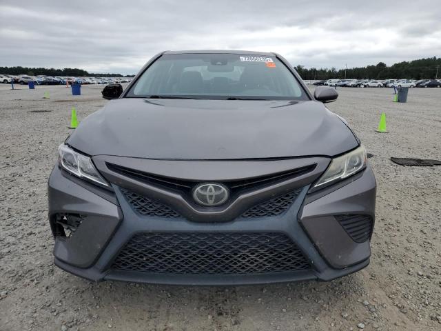 4T1B11HK9JU634978 - 2018 TOYOTA CAMRY L GRAY photo 5