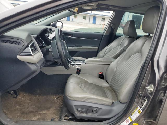 4T1B11HK9JU634978 - 2018 TOYOTA CAMRY L GRAY photo 7