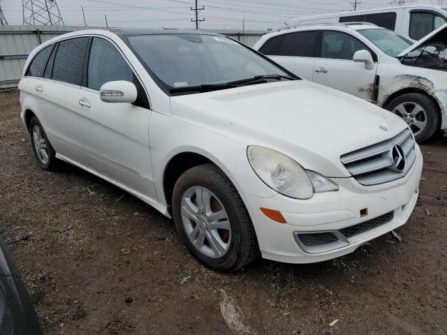 4JGCB75E46A035448 - 2006 MERCEDES-BENZ R500 500 WHITE photo 4