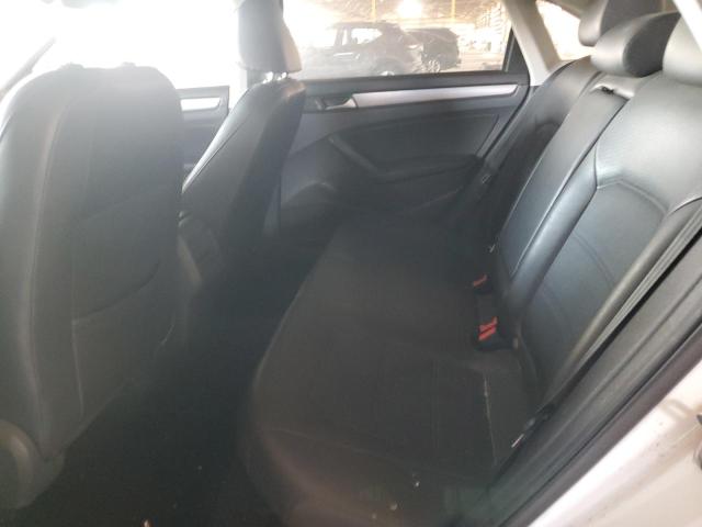 1VWAT7A32FC043658 - 2015 VOLKSWAGEN PASSAT S WHITE photo 10