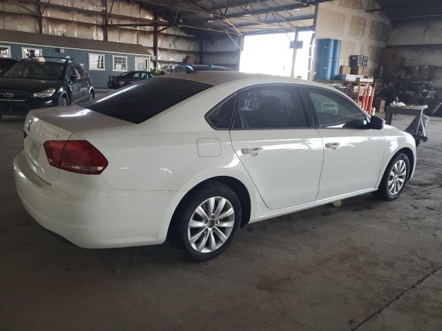 1VWAT7A32FC043658 - 2015 VOLKSWAGEN PASSAT S WHITE photo 3