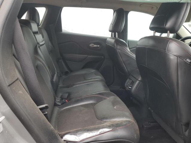 1C4PJMBS6GW132365 - 2016 JEEP CHEROKEE TRAILHAWK SILVER photo 11