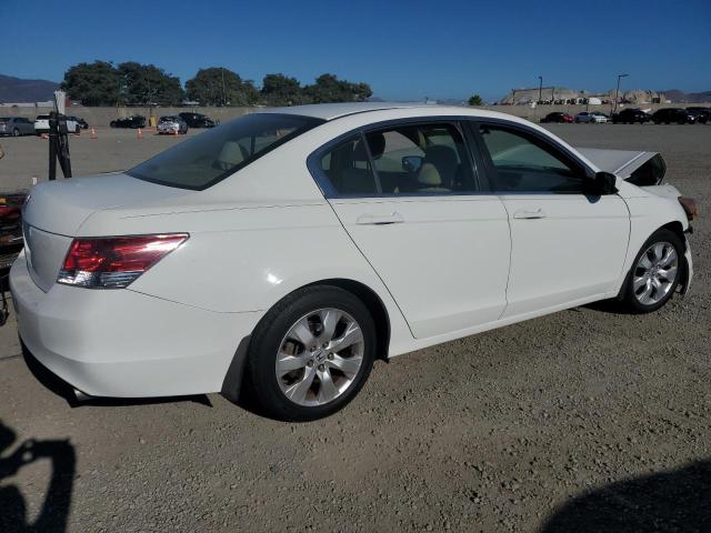 JHMCP26438C013526 - 2008 HONDA ACCORD LXP WHITE photo 3