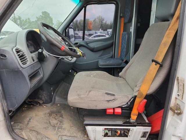 WD0PD744665962816 - 2006 DODGE SPRINTER 2500 Սպիտակ լուսանկար 7