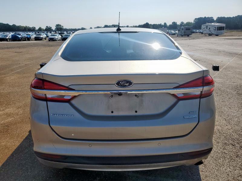 3FA6P0HD5JR143188 - 2018 FORD FUSION SE Gold Foto 6