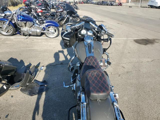 1HD1KHC18KB616374 - 2019 HARLEY-DAVIDSON FLTRX GRAY photo 6