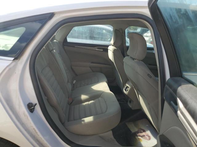 3FA6P0HD3KR131963 - 2019 FORD FUSION SE თეთრი ფოტო 10