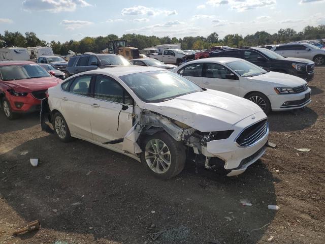 3FA6P0HD3KR131963 - 2019 FORD FUSION SE თეთრი ფოტო 4