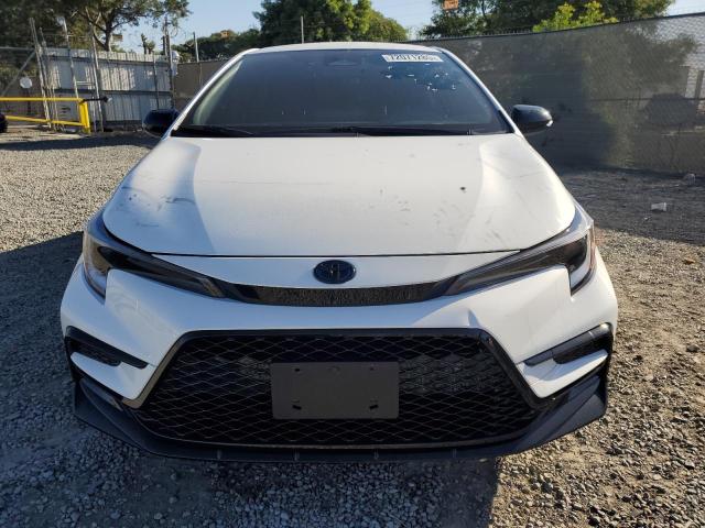 JTDBCMFE3R3064510 - 2024 TOYOTA COROLLA LE Weiß Foto 5