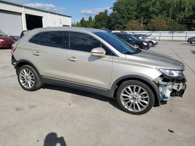 5LMCJ3C92HUL16342 - 2017 LINCOLN MKC RESERVE Ոսկեգույն լուսանկար 4