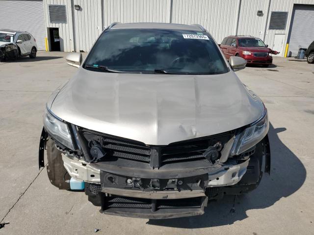 5LMCJ3C92HUL16342 - 2017 LINCOLN MKC RESERVE Ոսկեգույն լուսանկար 5