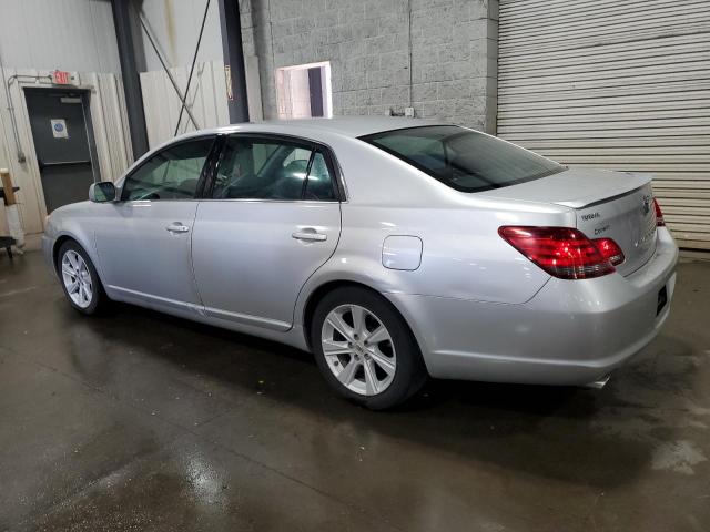 4T1BK36B28U286432 - 2008 TOYOTA AVALON XL SILVER photo 2