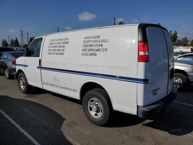 1GCWGAFP7J1336773 - 2018 CHEVROLET EXPRESS G2 WHITE photo 2