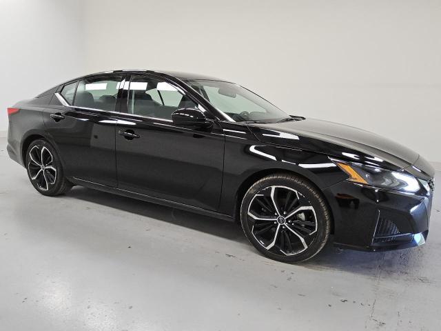 1N4BL4CV7PN394047 - 2023 NISSAN ALTIMA SR BLACK photo 4