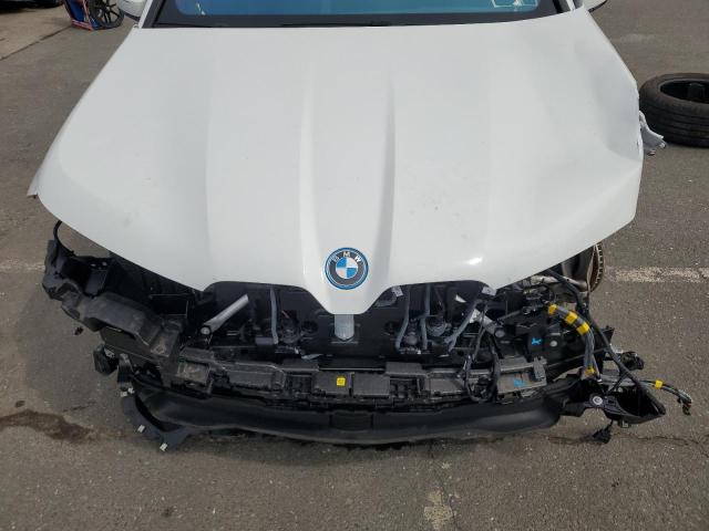 WB523CF03RCR31320 - 2024 BMW IX XDRIVE50 WHITE photo 12