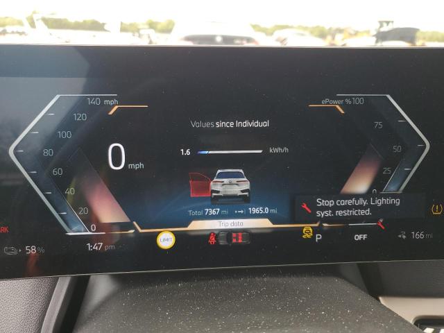 WB523CF03RCR31320 - 2024 BMW IX XDRIVE50 WHITE photo 9