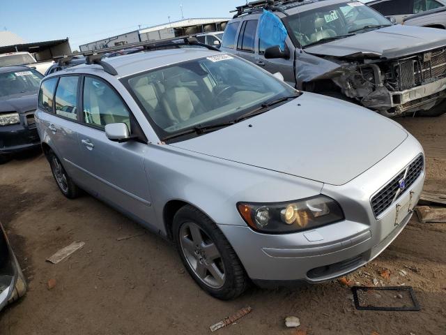 YV1MJ682252049231 - 2005 VOLVO V50 T5 SILVER photo 4