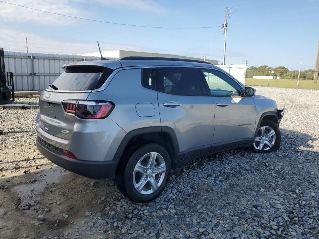 3C4NJDBN5PT557762 - 2023 JEEP COMPASS LATITUDE Gümüş fotoğraf 3