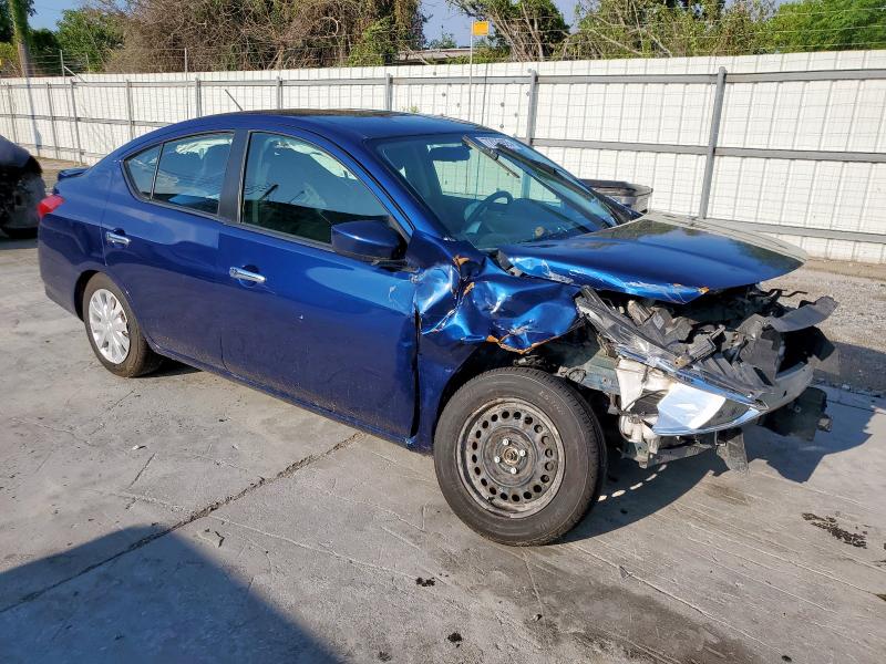 3N1CN7AP4KL839421 - 2019 NISSAN VERSA S أزرق صورة 4