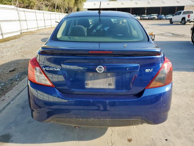 3N1CN7AP4KL839421 - 2019 NISSAN VERSA S أزرق صورة 6
