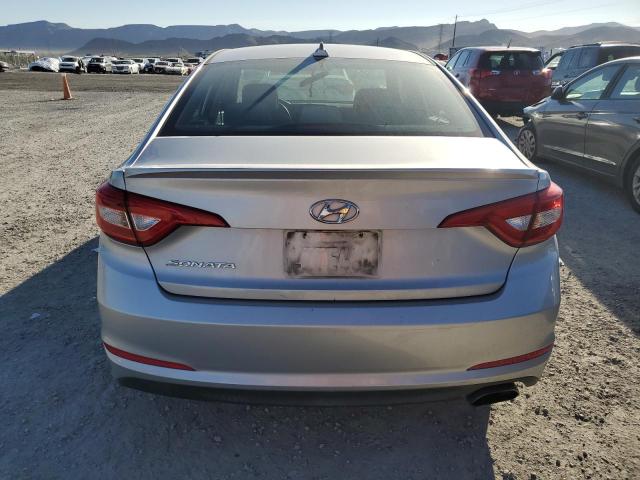 5NPE24AF4HH584363 - 2017 HYUNDAI SONATA SE SILVER photo 6