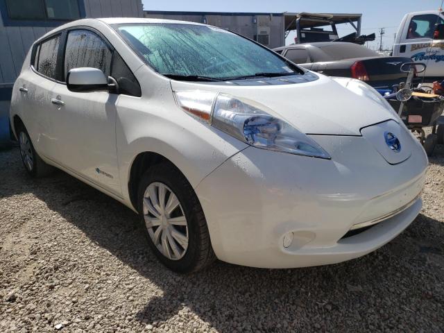 1N4AZ0CP9DC417565 - 2013 NISSAN LEAF S WHITE photo 4