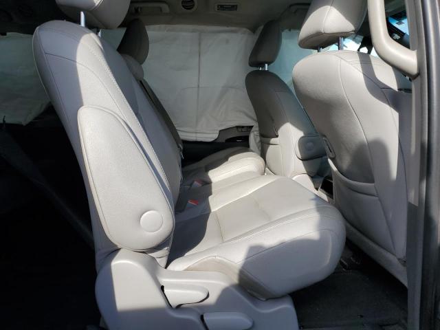 5TDYZ3DC1HS775074 - 2017 TOYOTA SIENNA XLE GRAY photo 11