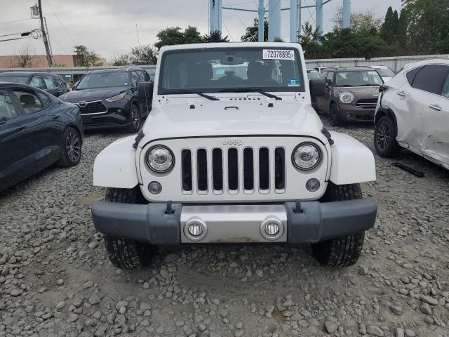 1C4BJWEG0JL937378 - 2018 JEEP WRANGLER U SAHARA WHITE photo 5