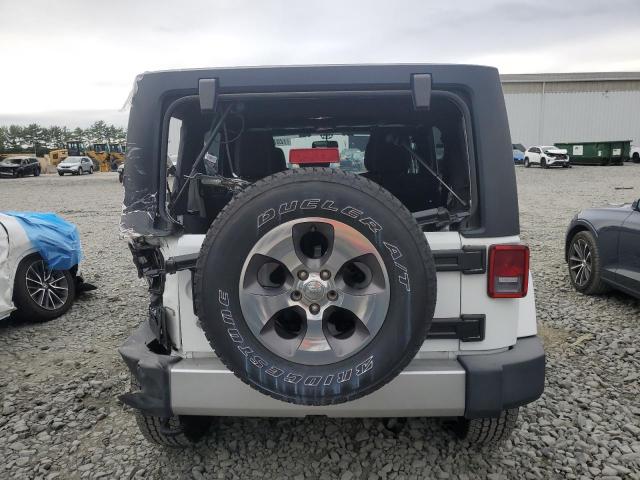 1C4BJWEG0JL937378 - 2018 JEEP WRANGLER U SAHARA WHITE photo 6