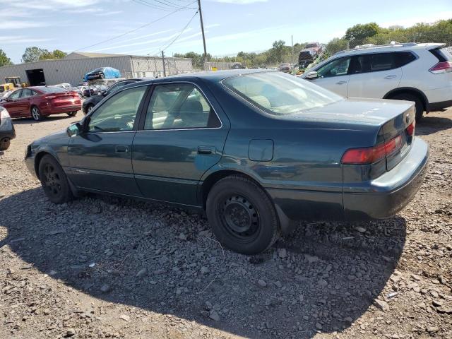 4T1BF22K7WU063479 - 1998 TOYOTA CAMRY CE GREEN photo 2
