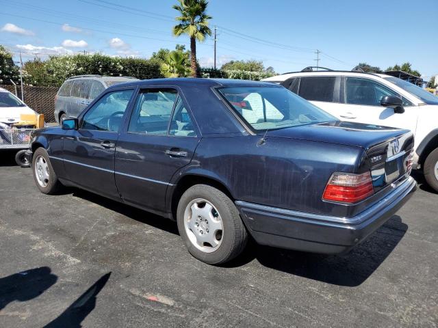 WDBEA32E2SC266939 - 1995 MERCEDES-BENZ E 320 BASE BLACK photo 2