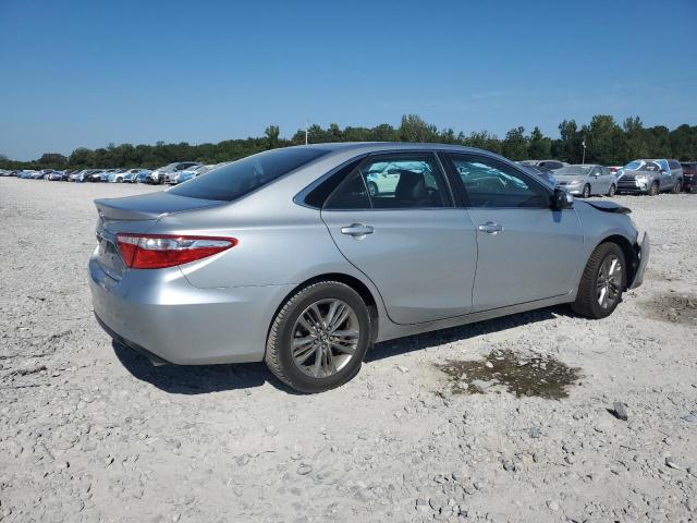 4T1BF1FK7HU635643 - 2017 TOYOTA CAMRY LE SILVER photo 3