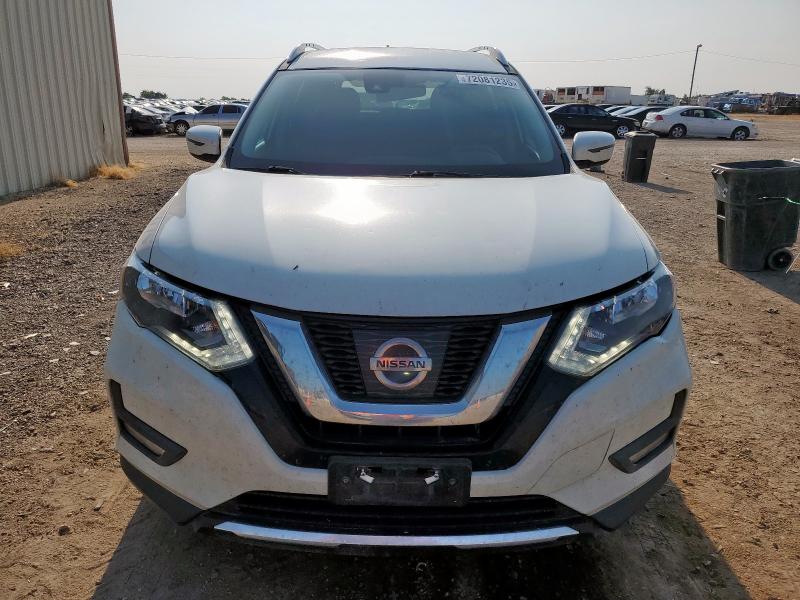 KNMAT2MT6HP607681 - 2017 NISSAN ROGUE S WHITE photo 5