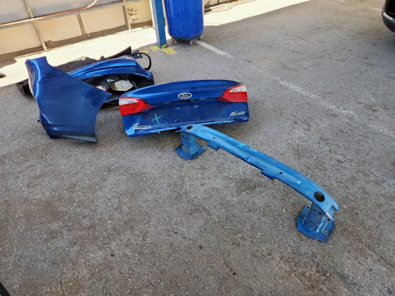 3FADP4BJ9KM163049 - 2019 FORD FIESTA SE BLUE photo 12