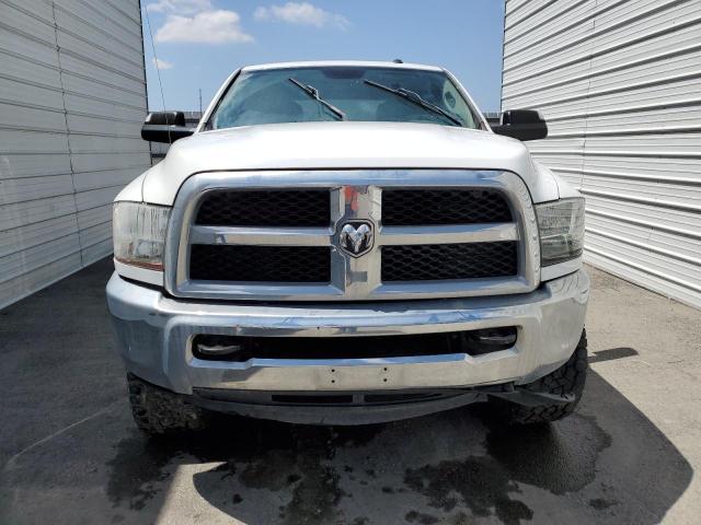 3C6UR5CL5JG169185 - 2018 RAM 2500 ST WHITE photo 5