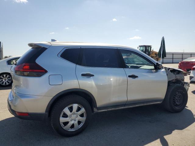 KNMAT2MT7JP612362 - 2018 NISSAN ROGUE S 银色 照片 3